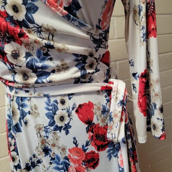 Beautiful Pink Blush Floral Dress - Picture 3 of 12